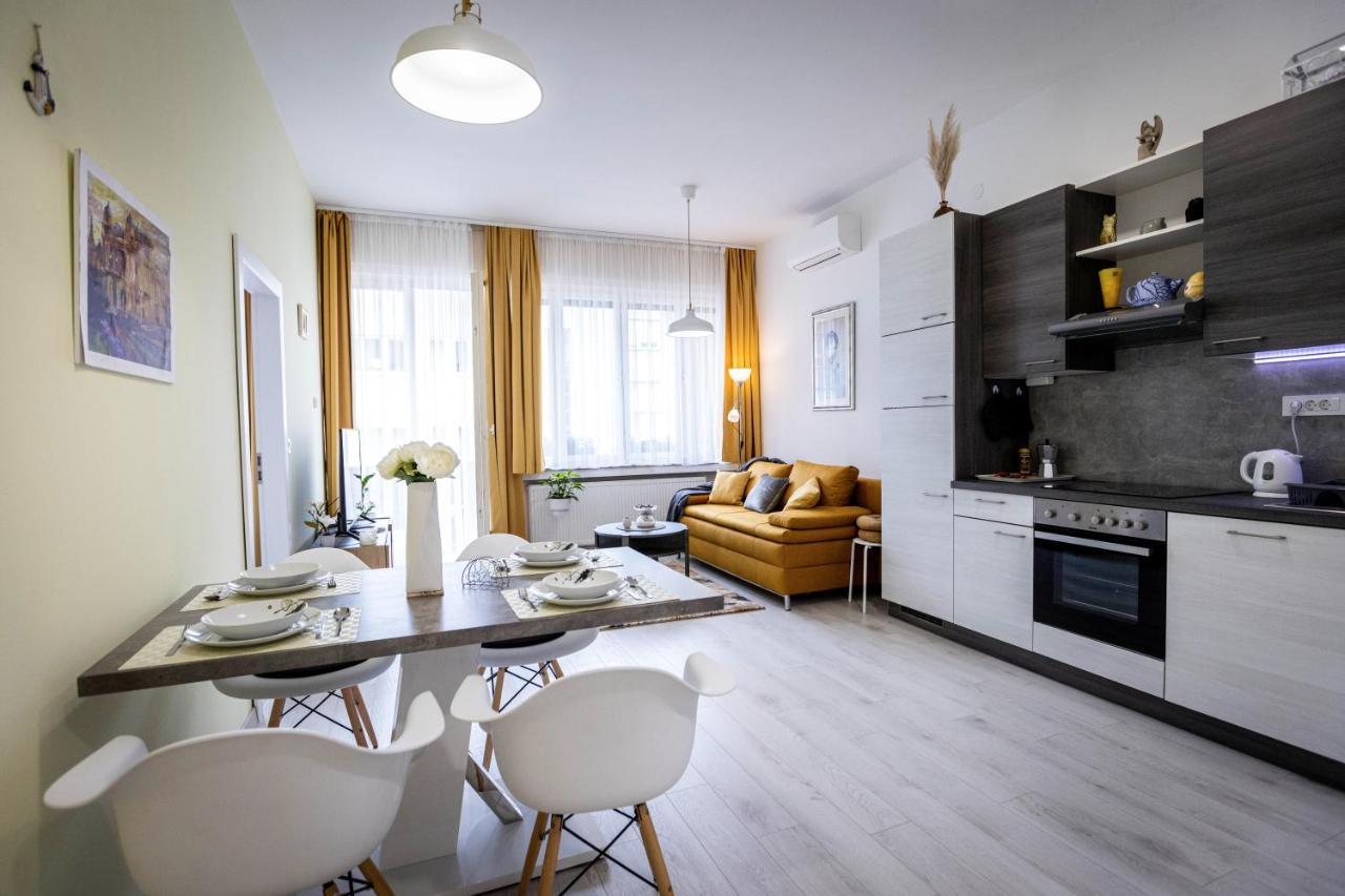 Deluxe Apartman Egle1 I Studio Egle 2 Whit A Private Parking Загреб Екстер'єр фото